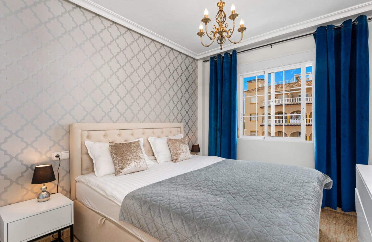 2 sovrum Lägenhet till salu i Orihuela Costa med pool - 179 000 € (Ref: 9650390)