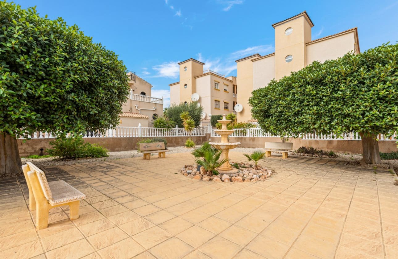 2 sovrum Lägenhet till salu i Orihuela Costa med pool - 179 000 € (Ref: 9650390)