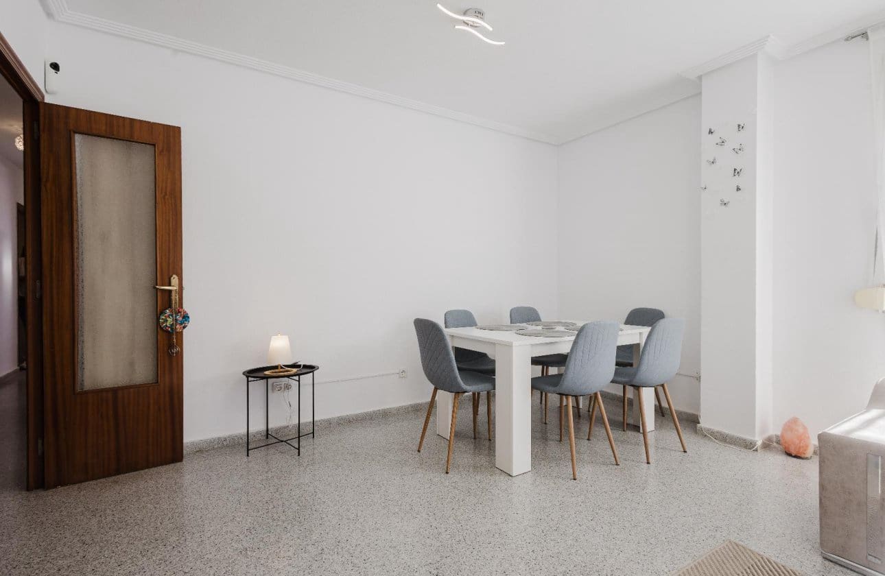 4 bedroom Apartment for sale in San Miguel de Salinas - € 179,900 (Ref: 9650392)