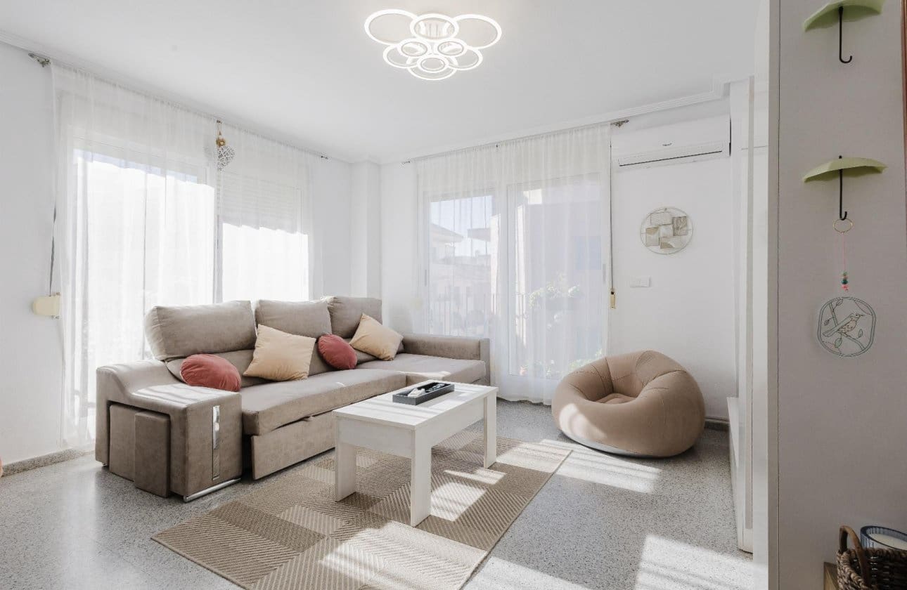 4 bedroom Apartment for sale in San Miguel de Salinas - € 179,900 (Ref: 9650392)