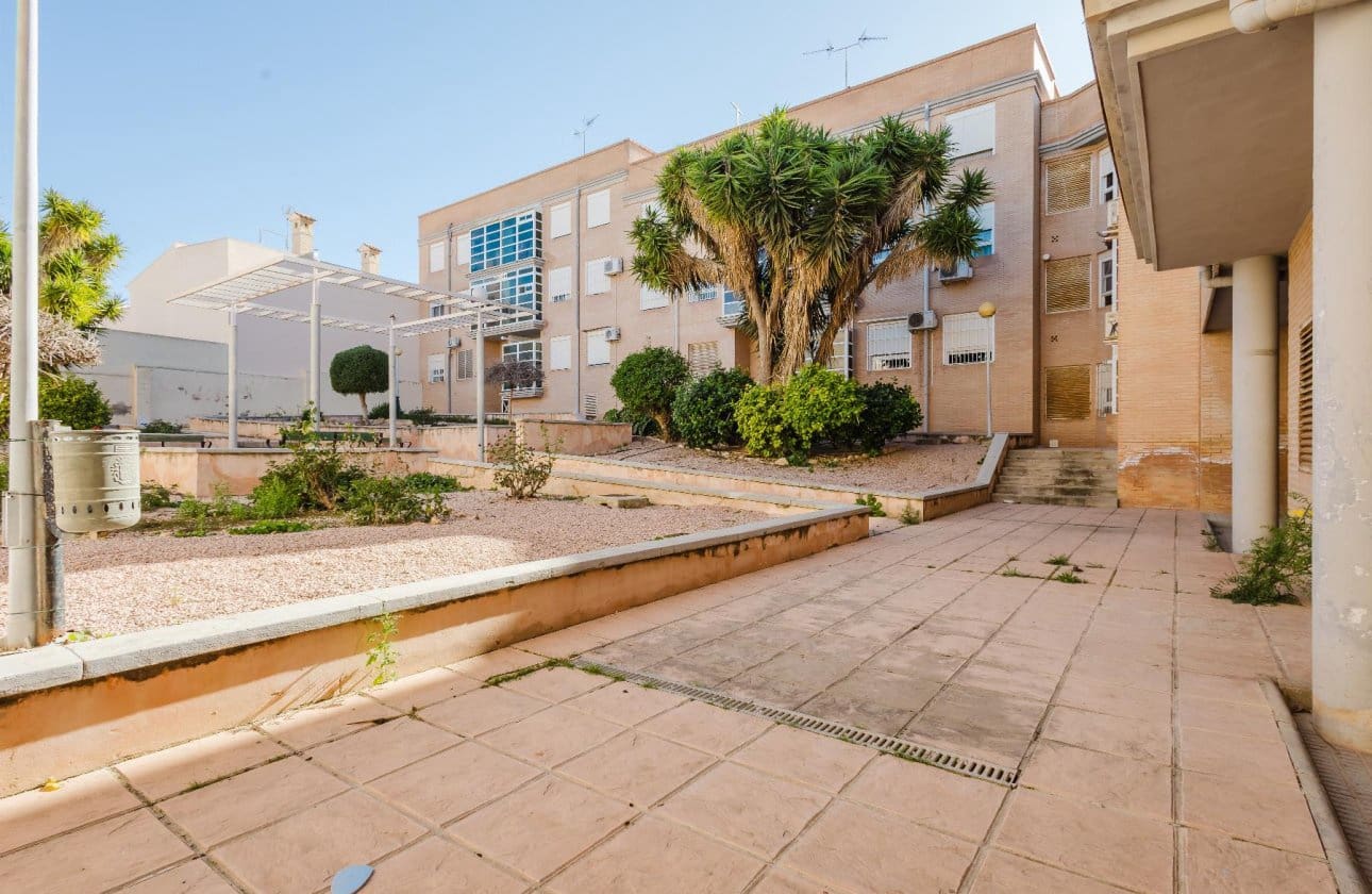 4 bedroom Apartment for sale in San Miguel de Salinas - € 179,900 (Ref: 9650392)