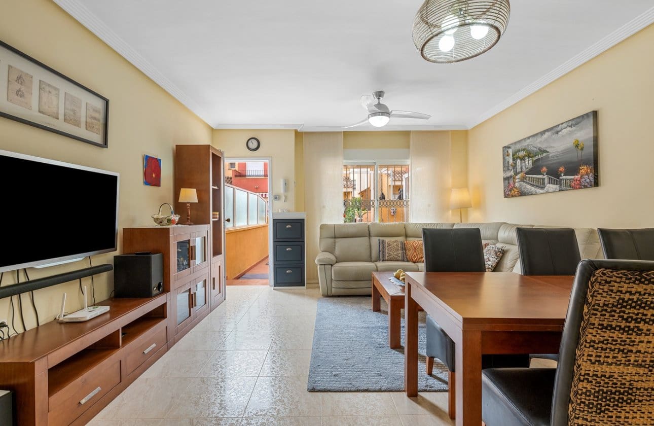 3 slaapkamer Villa te koop in Villamartin met zwembad - € 345.000 (Ref: 9670971)