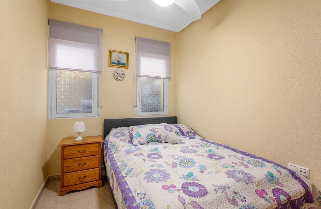 3 slaapkamer Villa te koop in Villamartin met zwembad - € 345.000 (Ref: 9670971)