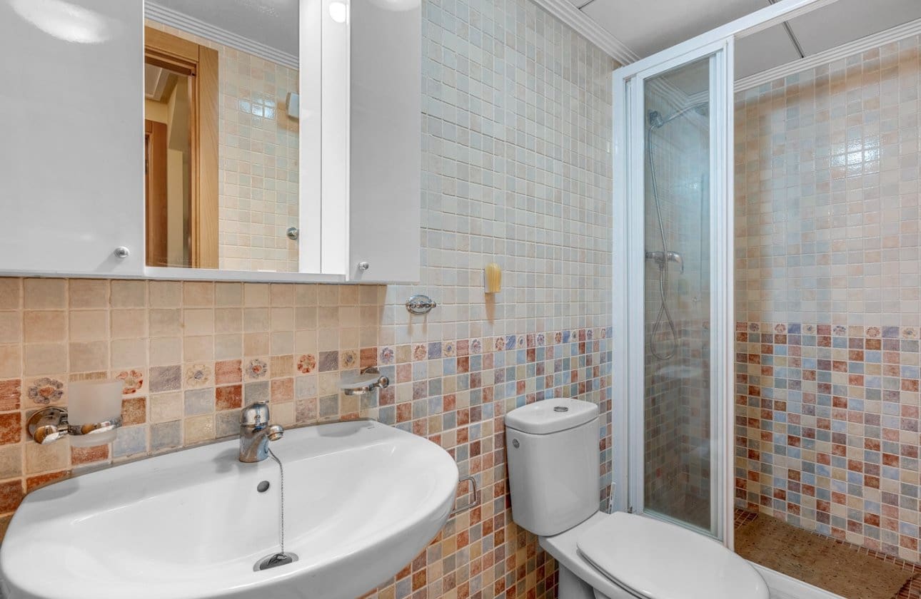 3 slaapkamer Villa te koop in Villamartin met zwembad - € 345.000 (Ref: 9670971)