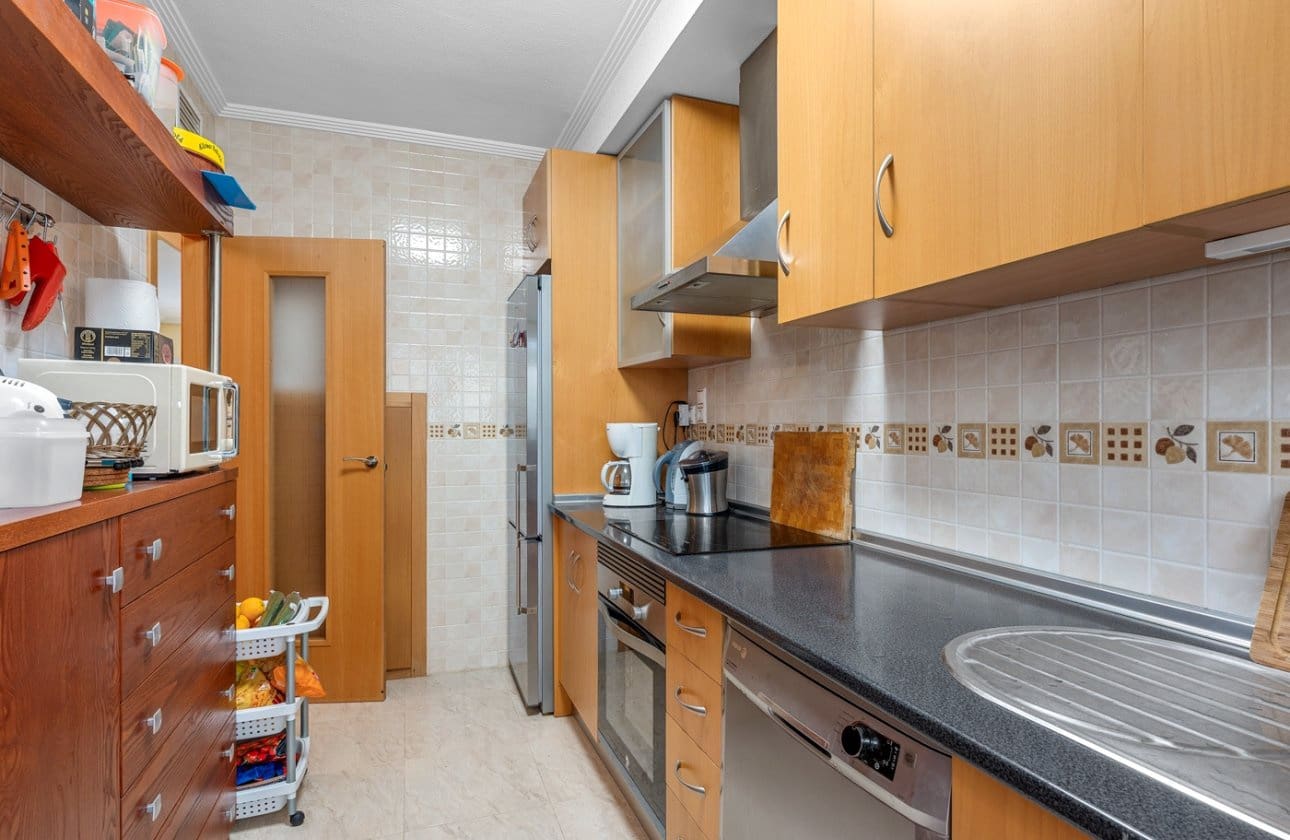 3 slaapkamer Villa te koop in Villamartin met zwembad - € 345.000 (Ref: 9670971)