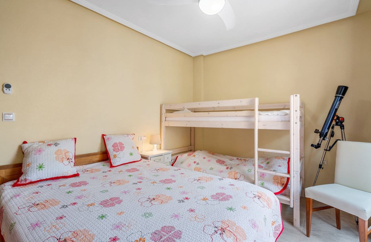 3 slaapkamer Villa te koop in Villamartin met zwembad - € 345.000 (Ref: 9670971)