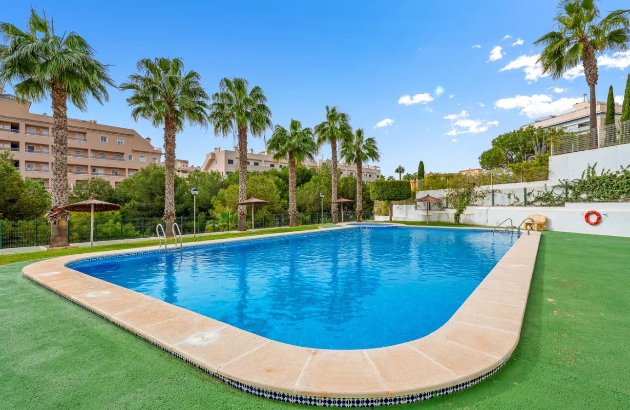 3 slaapkamer Villa te koop in Villamartin met zwembad - € 345.000 (Ref: 9670971)