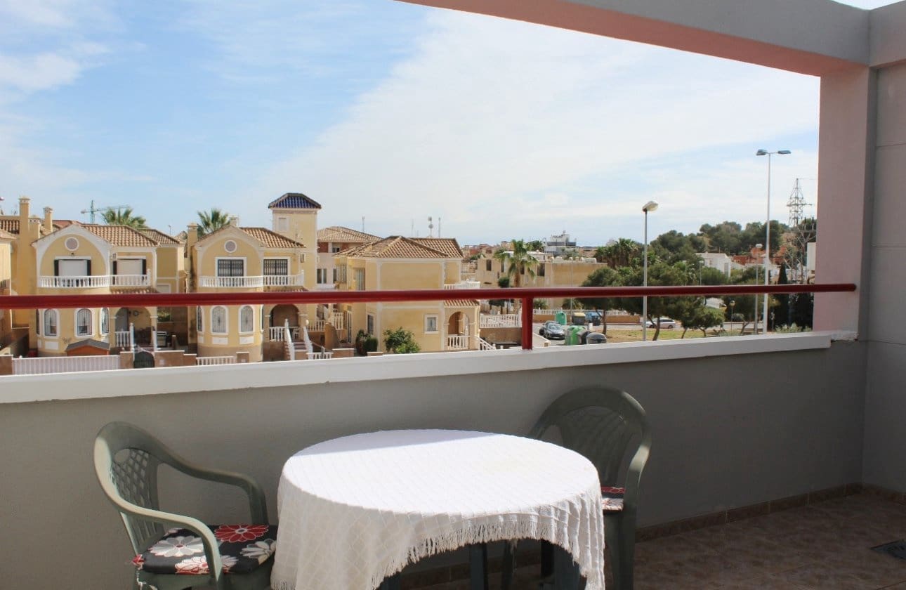 2 bedroom Penthouse for sale in Villamartin - € 148,000 (Ref: 9670972)