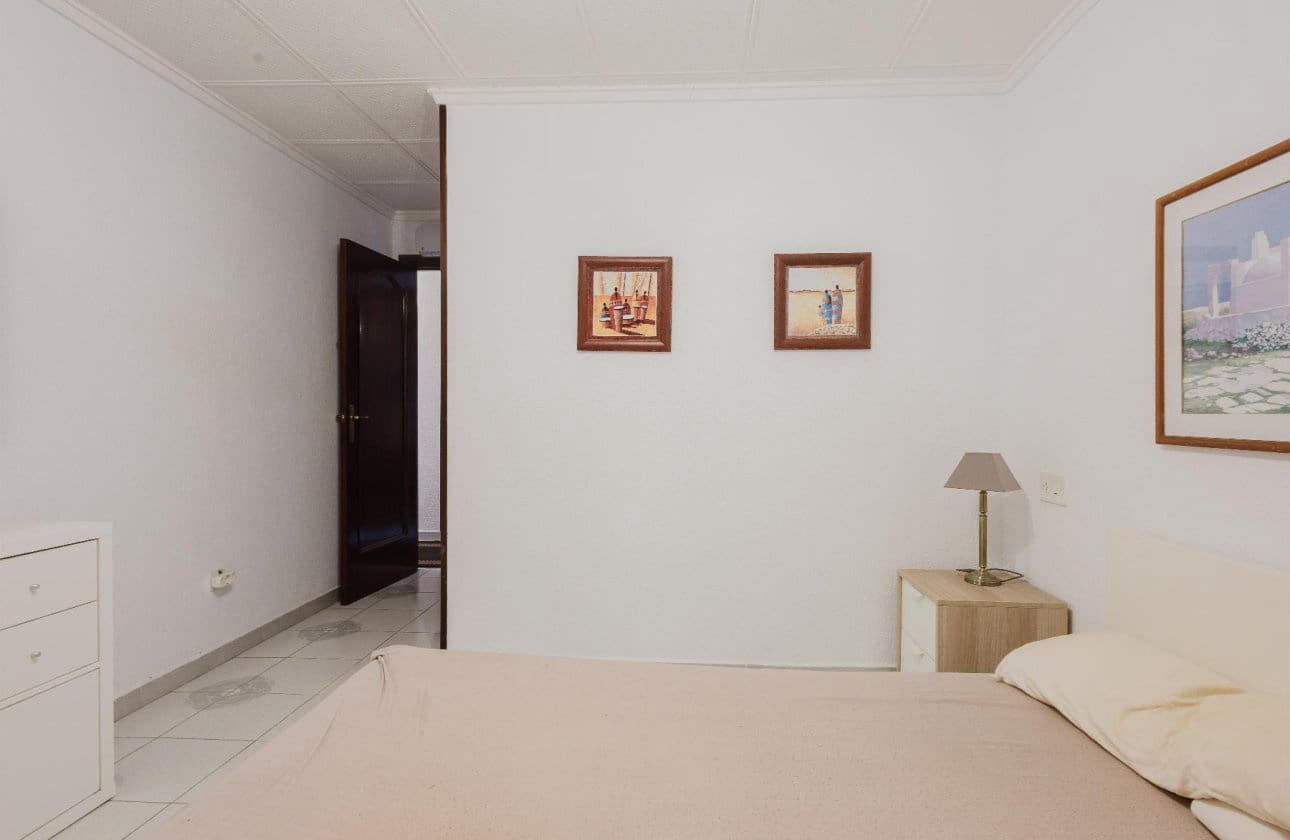 3 chambre Appartement de Plage à vendre à Torrevieja avec piscine - 244 990 € (Ref: 9670973)