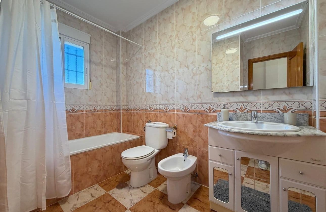 2 sovrum Hus till salu i Filipinas med pool - 225 000 € (Ref: 9677891)