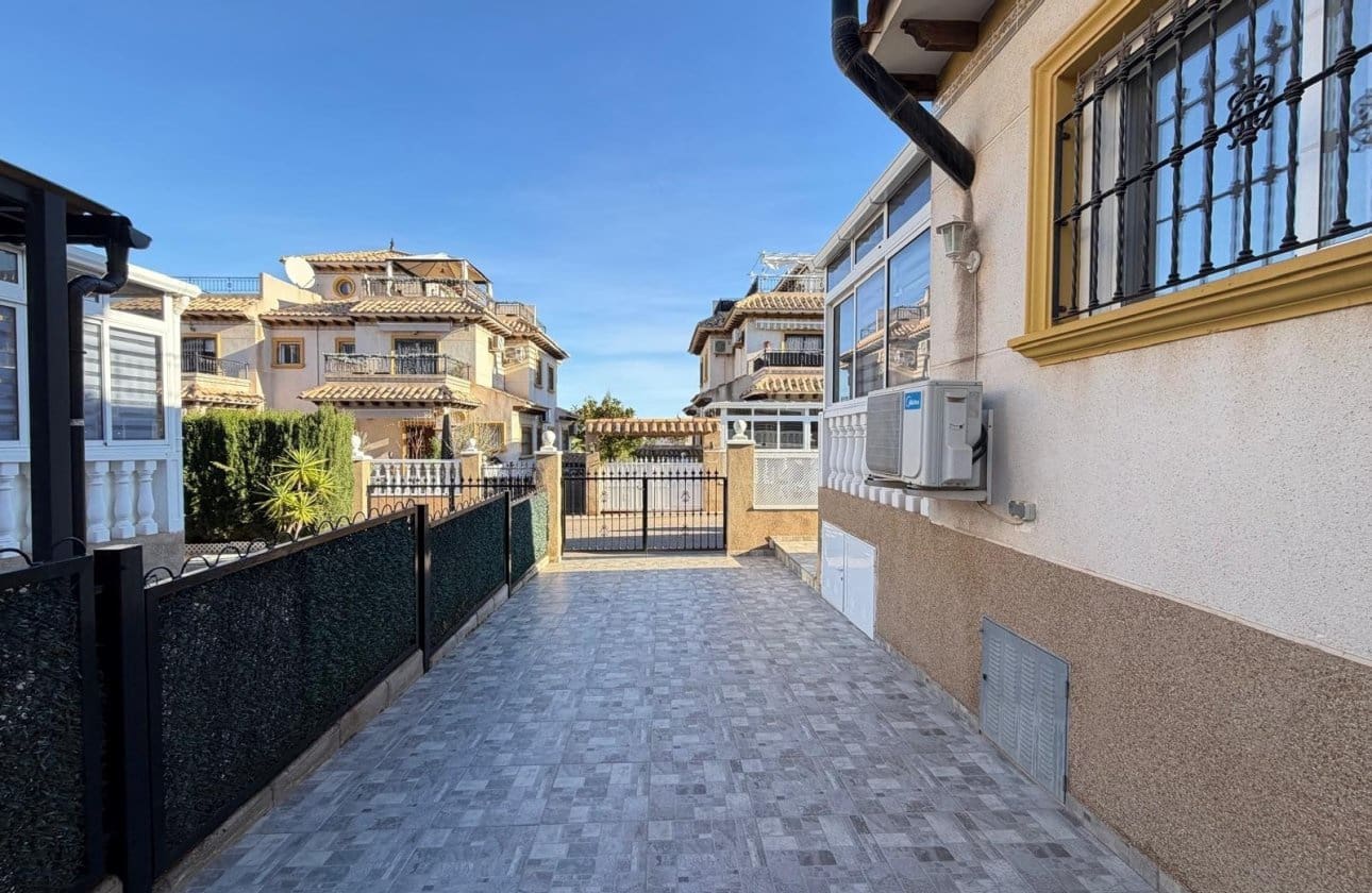 2 sovrum Hus till salu i Filipinas med pool - 225 000 € (Ref: 9677891)