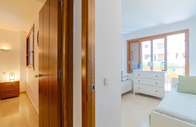 2 slaapkamer Strandappartement te koop in Punta Prima, Orihuela met zwembad - € 260.000 (Ref: 9677900)