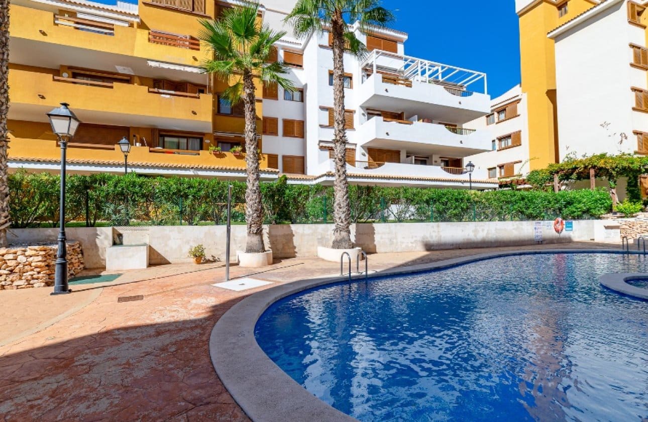2 soverom Strandleiligheter til salgs i Orihuela Costa med svømmebasseng - € 260 000 (Ref: 9677900)