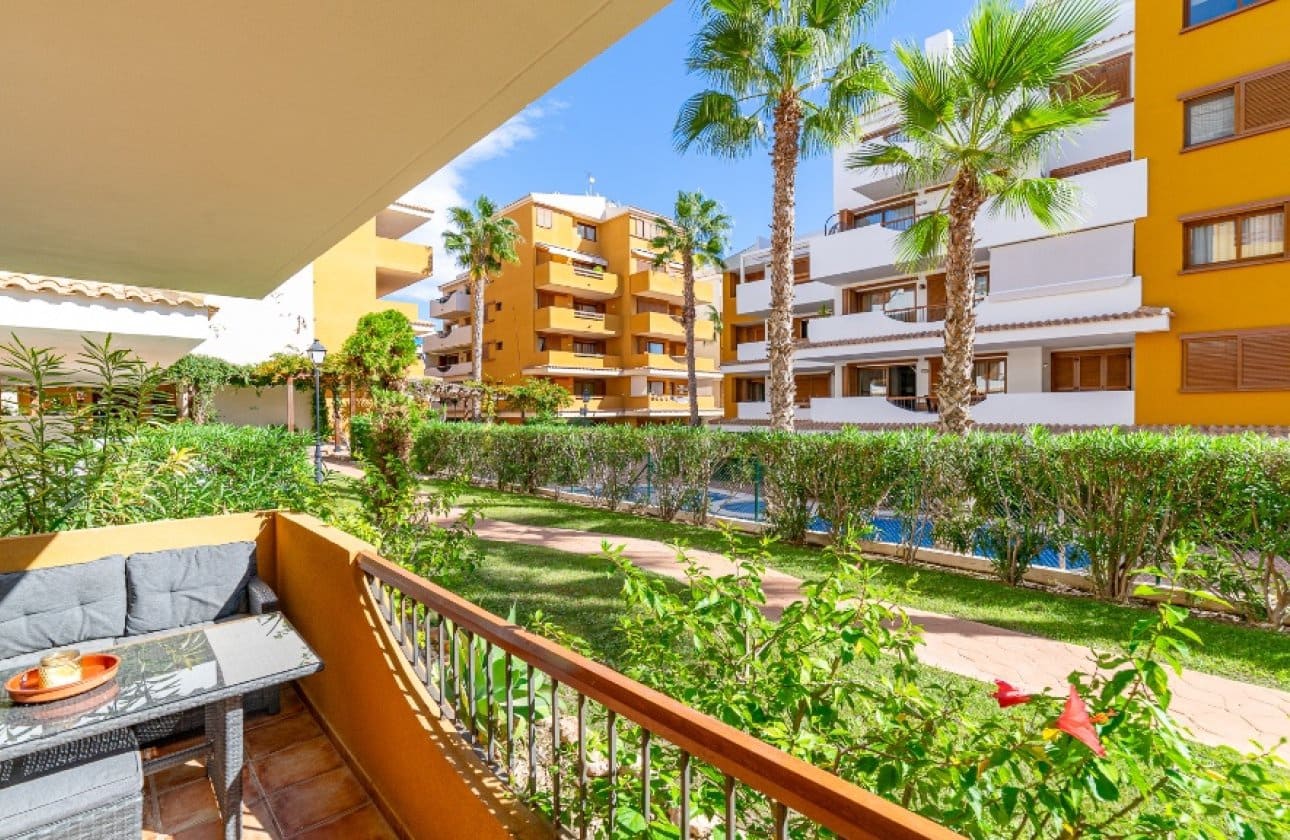 2 soverom Strandleiligheter til salgs i Orihuela Costa med svømmebasseng - € 260 000 (Ref: 9677900)