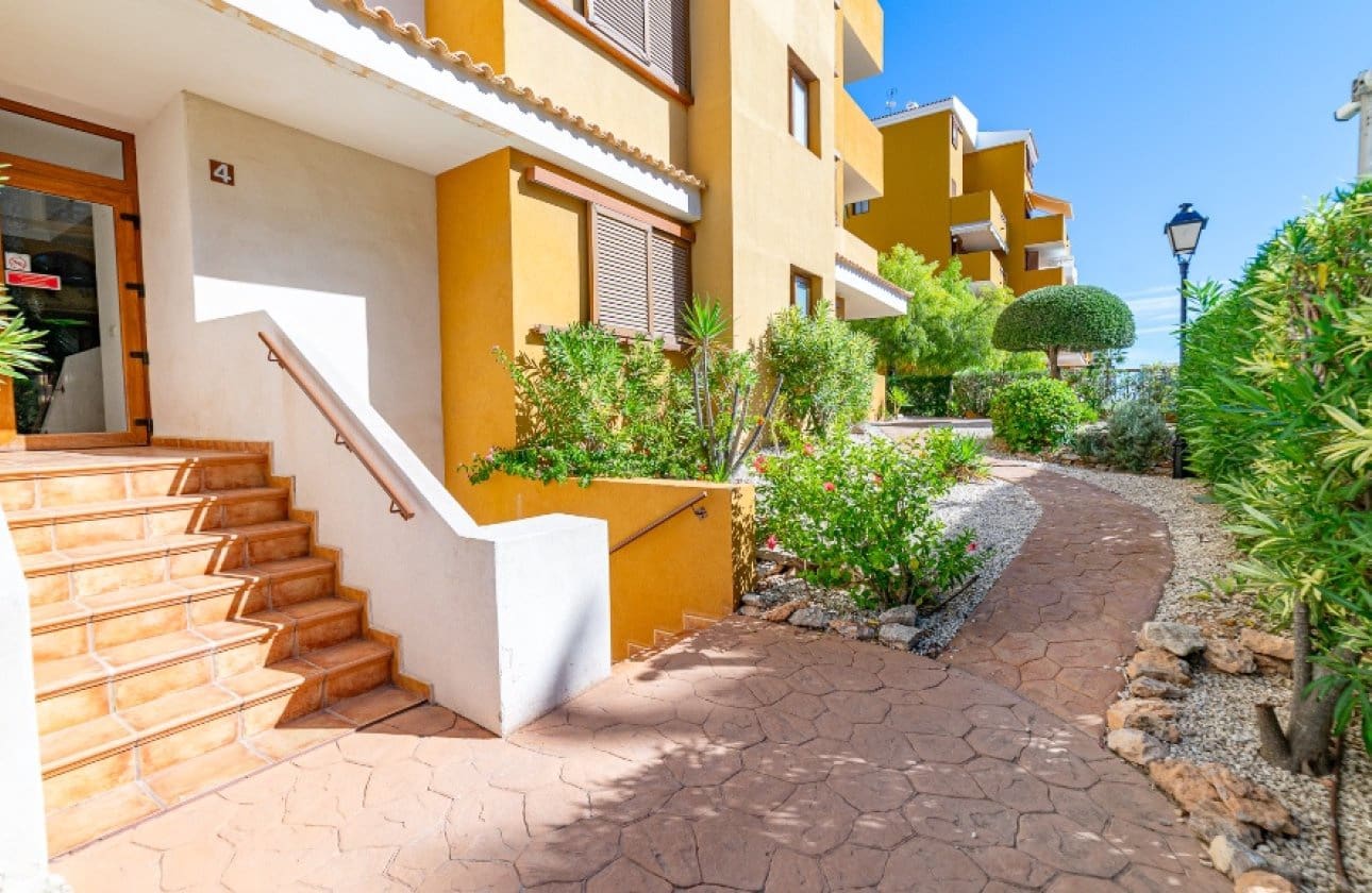 2 soverom Strandleiligheter til salgs i Orihuela Costa med svømmebasseng - € 260 000 (Ref: 9677900)