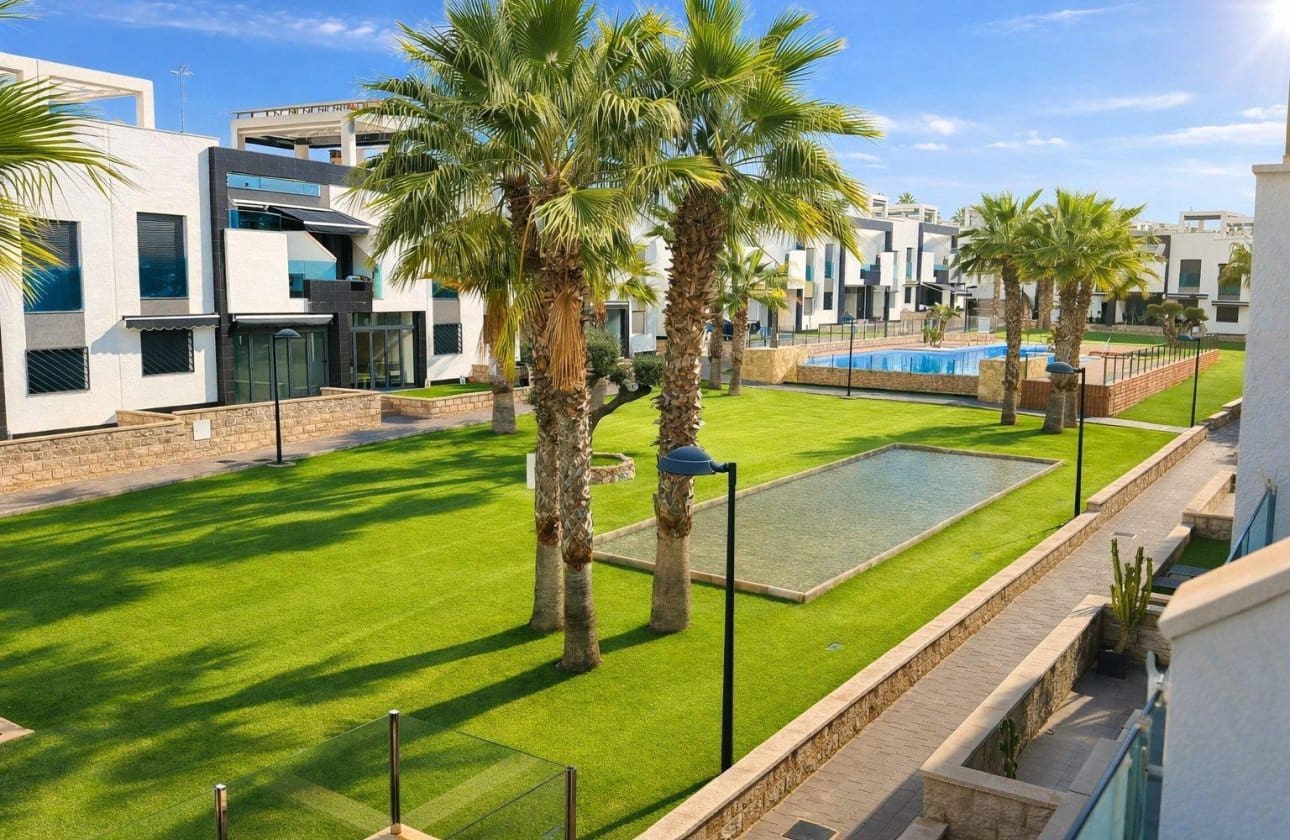 2 bedroom Penthouse for sale in Punta Prima with pool - € 279,900 (Ref: 9696642)