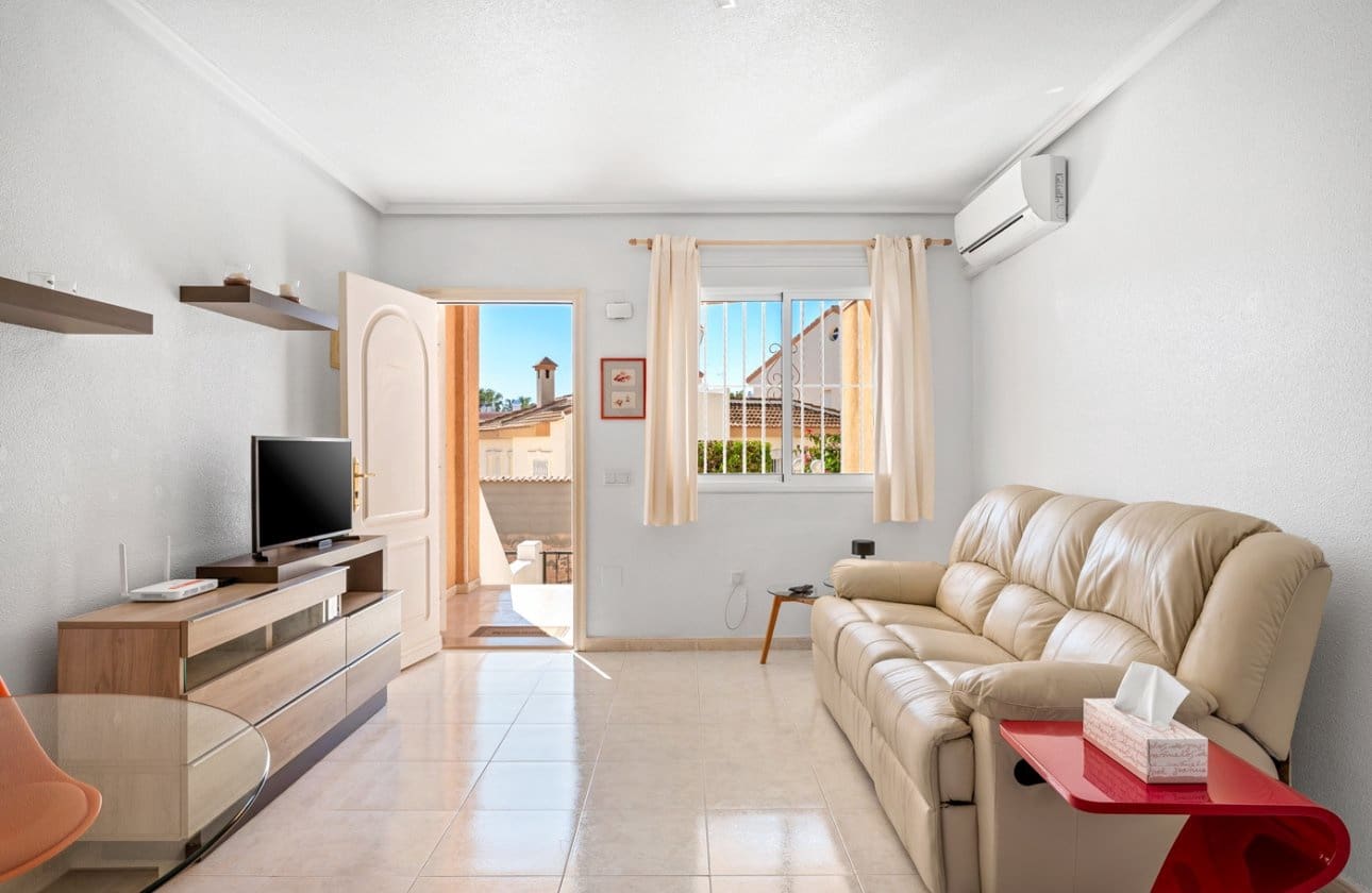 2 slaapkamer Huis te koop in Ciudad Quesada met zwembad - € 165.000 (Ref: 9696644)