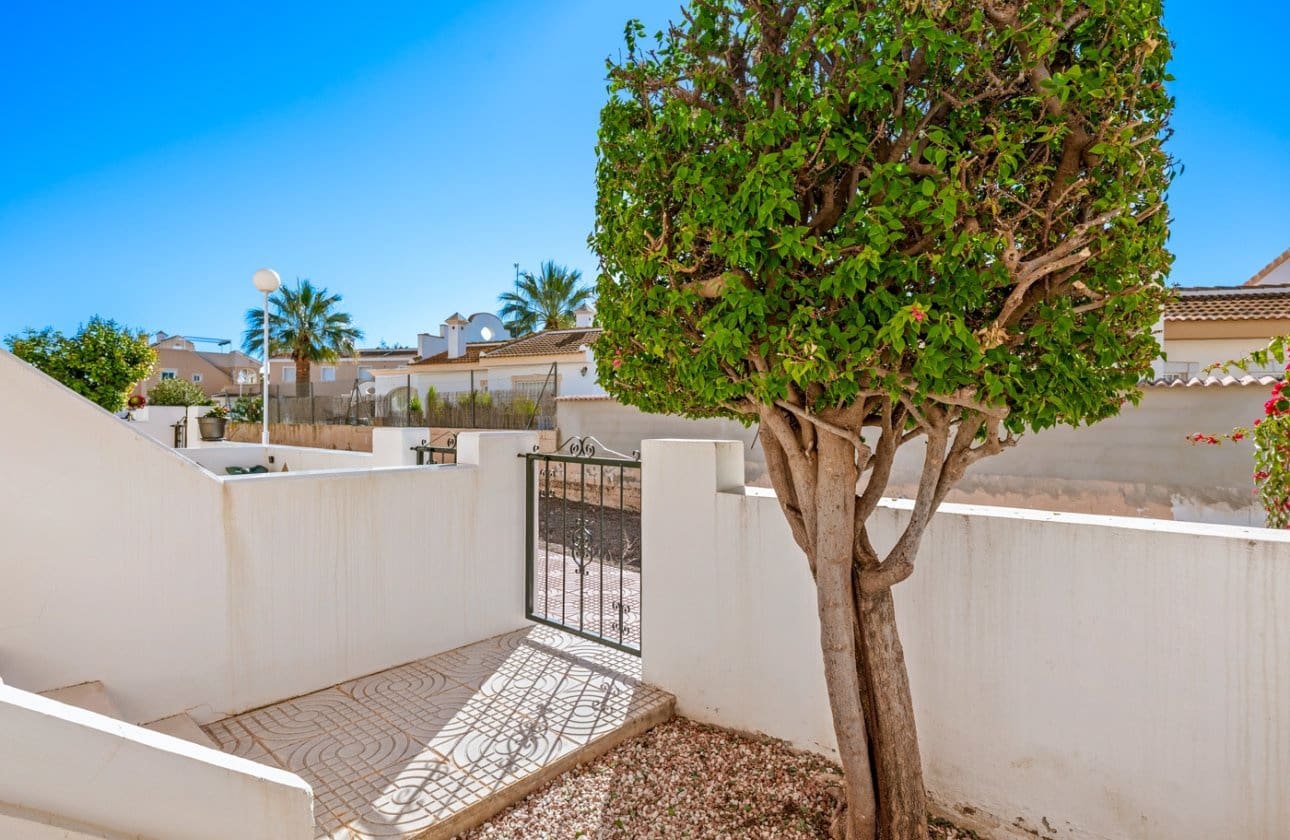 2 slaapkamer Huis te koop in Ciudad Quesada met zwembad - € 165.000 (Ref: 9696644)