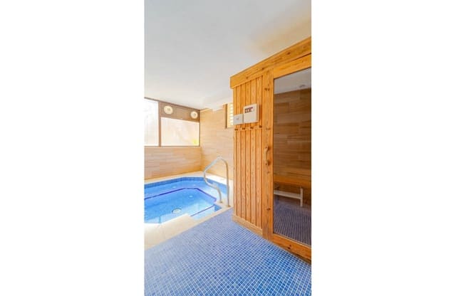 3 bedroom Apartment for sale in Lomas de Cabo Roig - Los Dolses, Orihuela with pool - € 249,900 (Ref: 9696646)