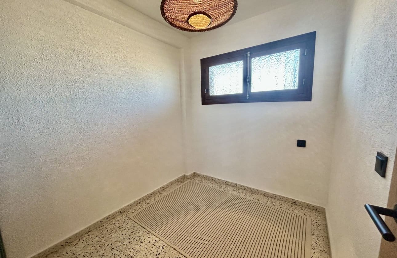 2 sypialnia Apartament na sprzedaż w Guardamar del Segura z basenem - 169 900 € (Ref: 9696647)