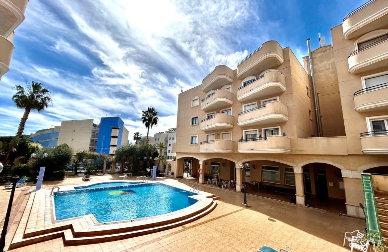 2 bedroom Apartment for sale in Cabo Roig with pool - € 174,995 (Ref: 9696648)