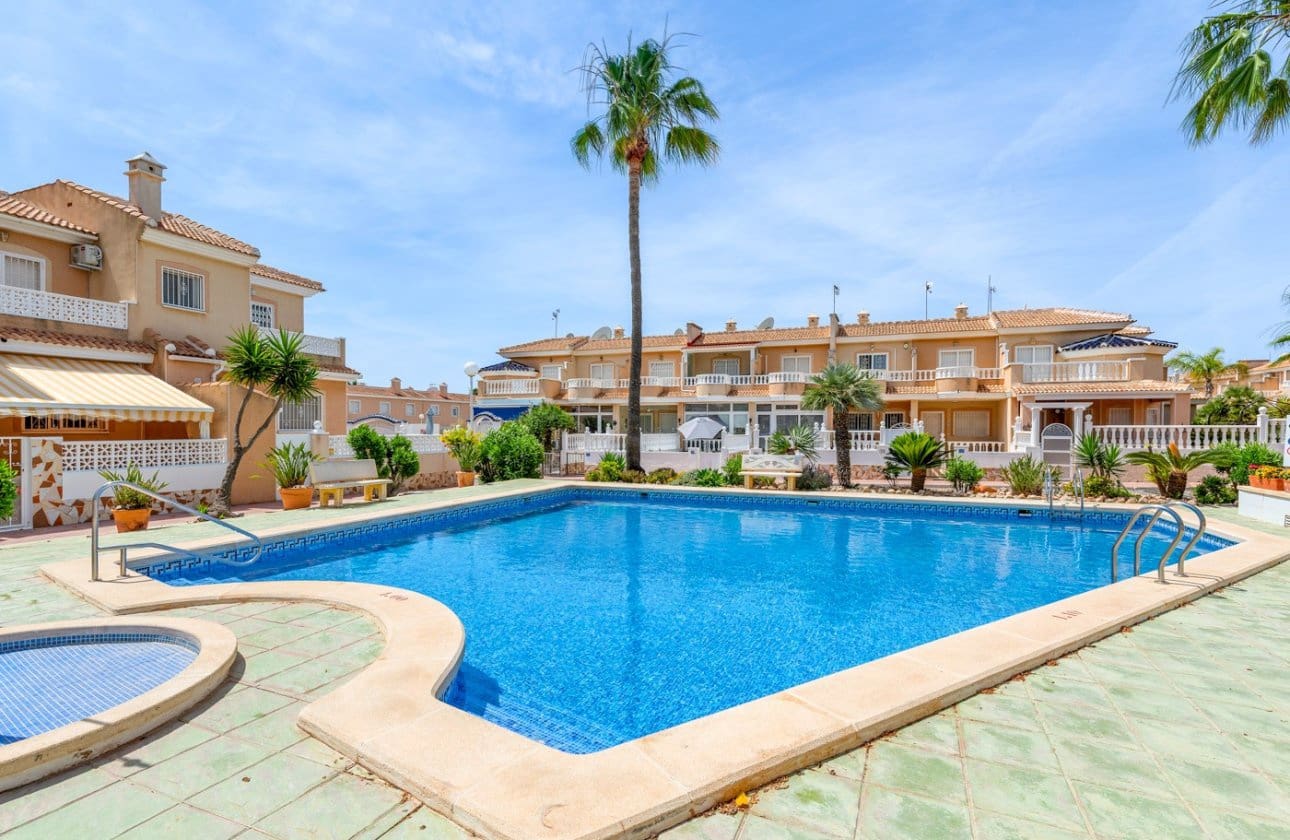 2 sypialnia Dom na sprzedaż w Ciudad Quesada z basenem - 165 000 € (Ref: 9722201)