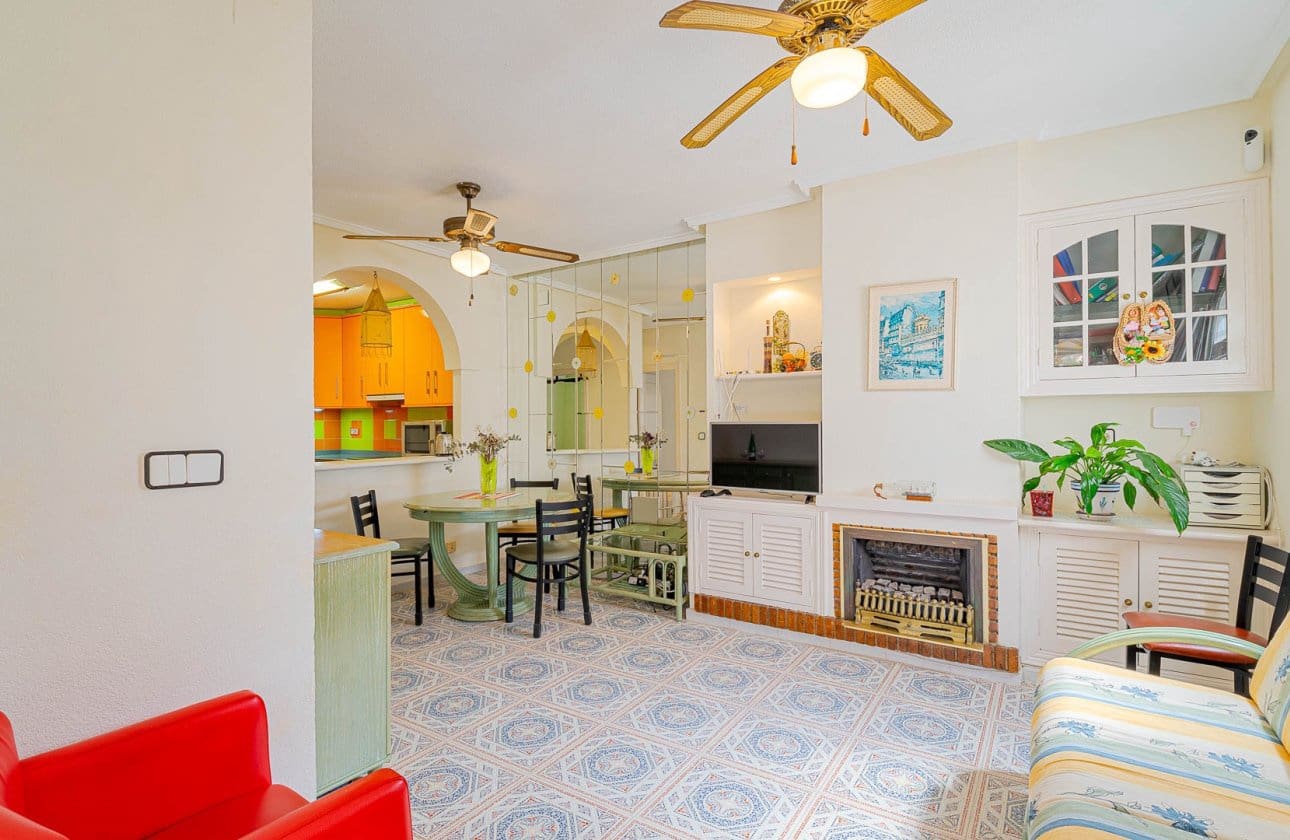 2 bedroom Beach Apartment for sale in Orihuela Costa with pool - € 165,000 (Ref: 9722204)