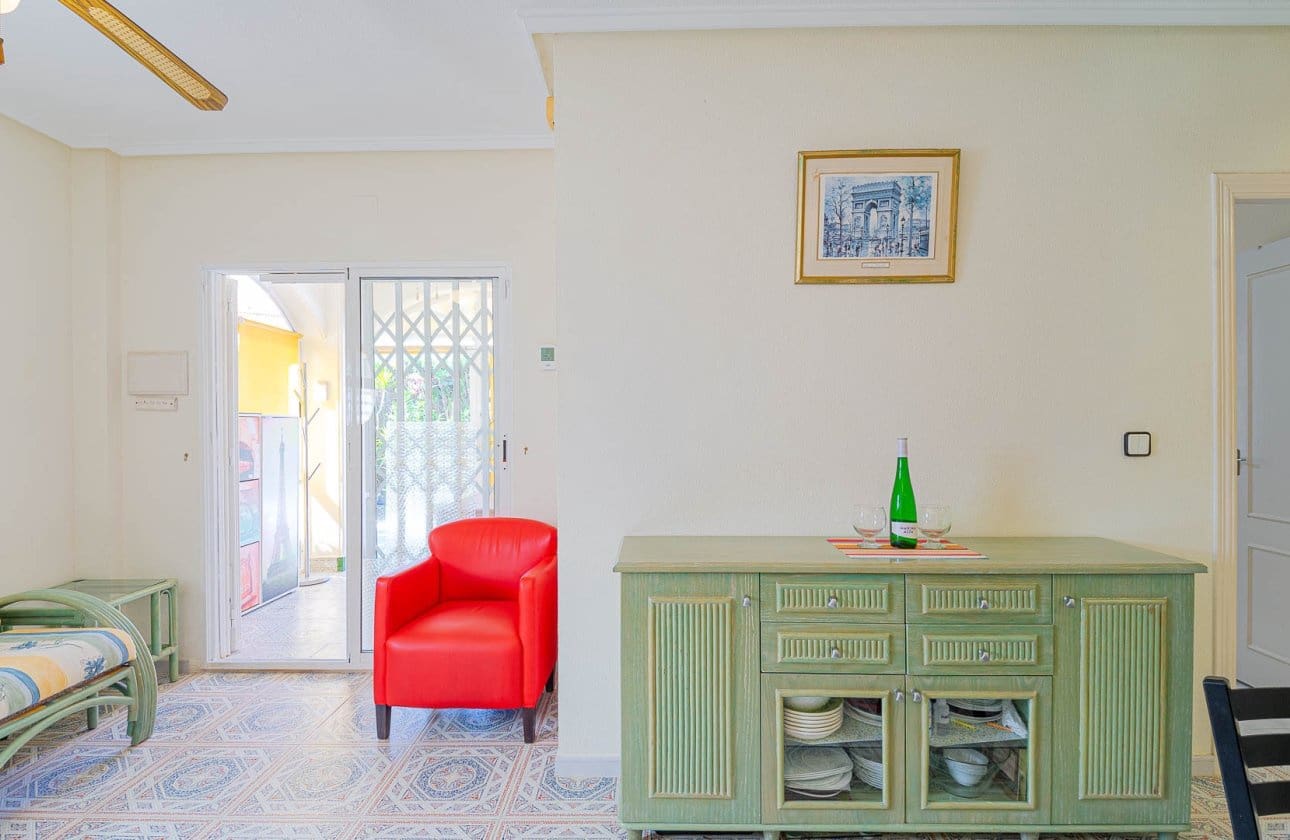 2 bedroom Beach Apartment for sale in Orihuela Costa with pool - € 165,000 (Ref: 9722204)