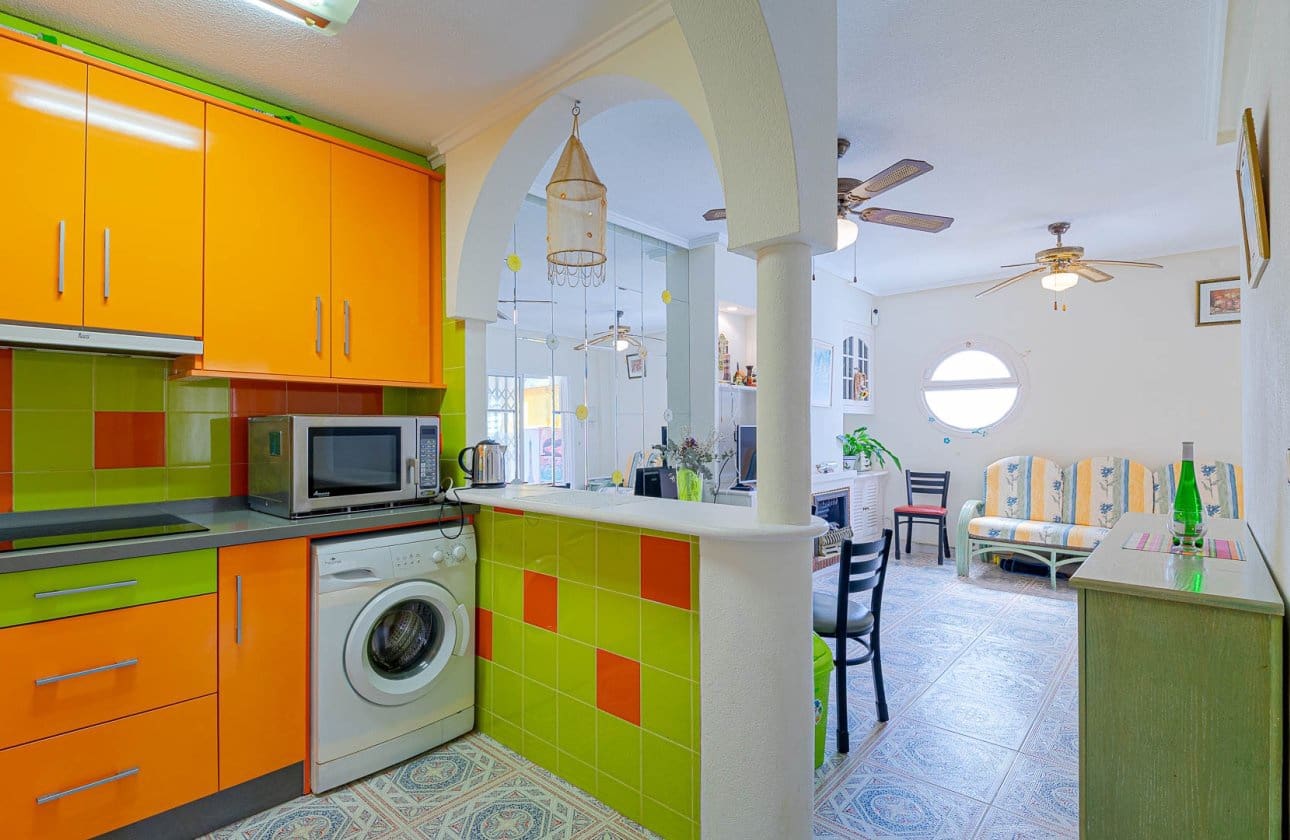 2 bedroom Beach Apartment for sale in Orihuela Costa with pool - € 165,000 (Ref: 9722204)