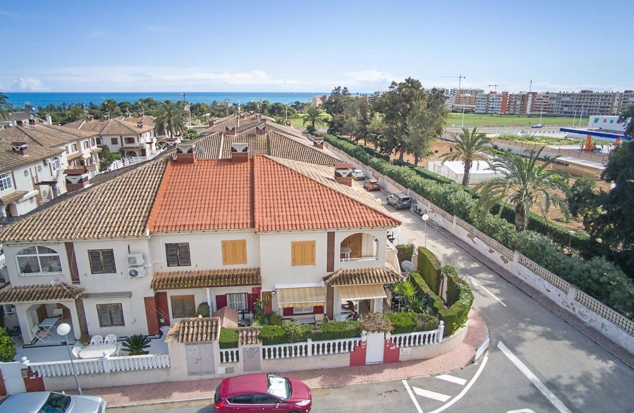 2 bedroom Beach Apartment for sale in Orihuela Costa with pool - € 165,000 (Ref: 9722204)
