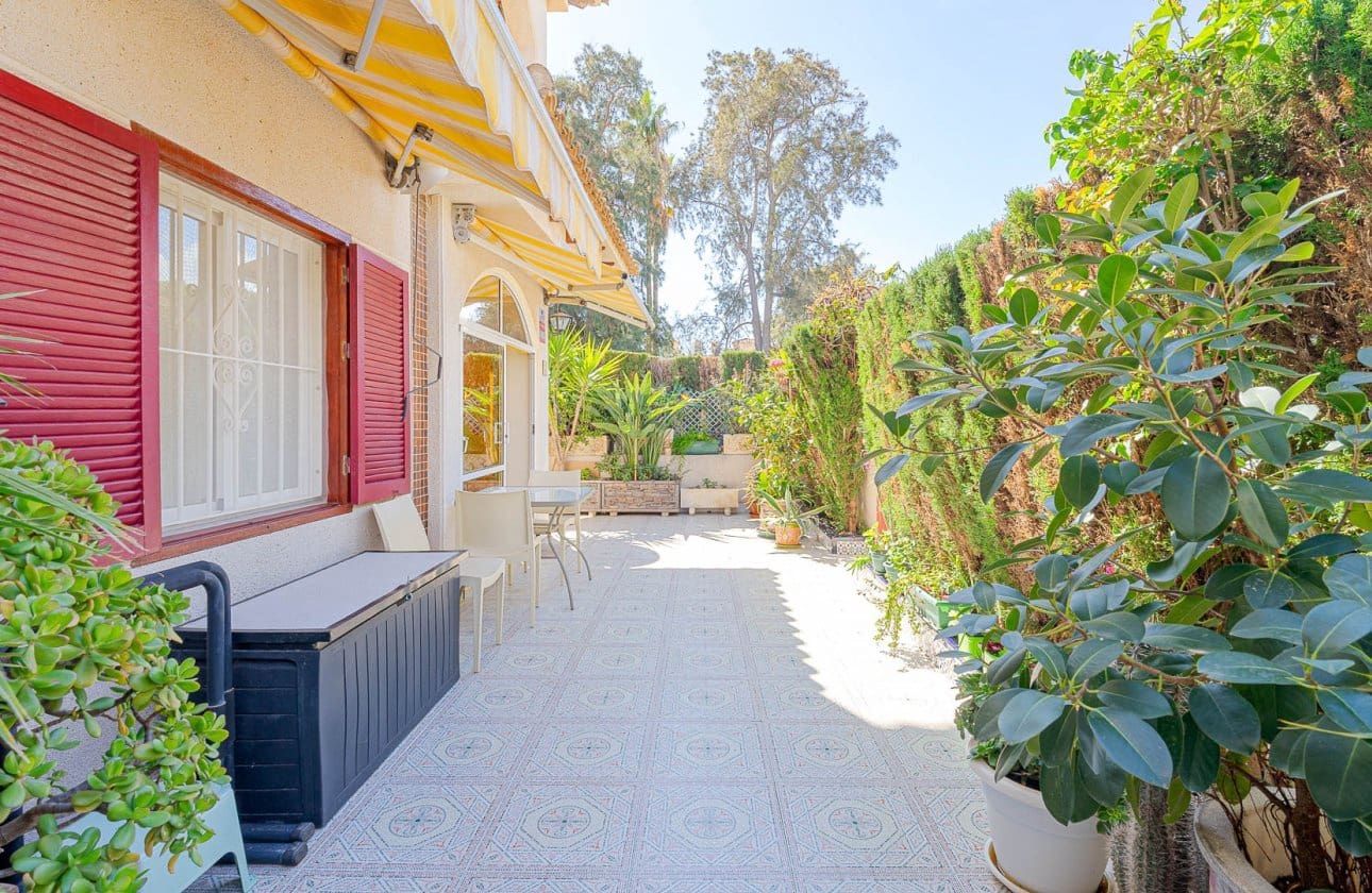 2 bedroom Beach Apartment for sale in Orihuela Costa with pool - € 165,000 (Ref: 9722204)