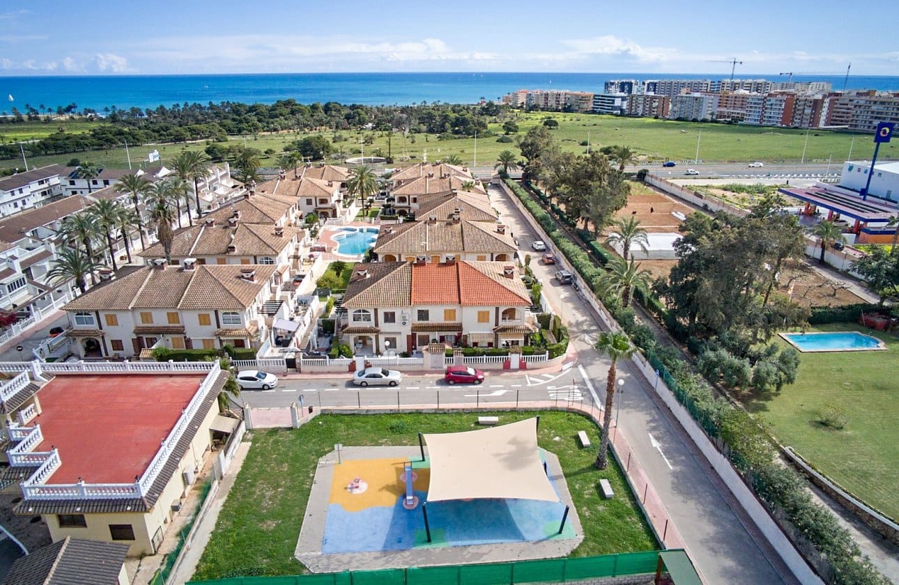 2 bedroom Beach Apartment for sale in Orihuela Costa with pool - € 165,000 (Ref: 9722204)