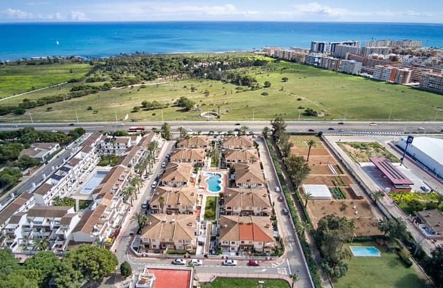 2 makuuhuone Ranta-asunto myytävänä paikassa Punta Prima, Orihuela mukana uima-altaan - 165 000 € (Ref: 9722204)