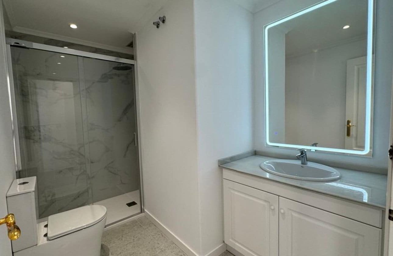 2 bedroom Apartment for sale in Filipinas with pool - € 249,000 (Ref: 9722205)