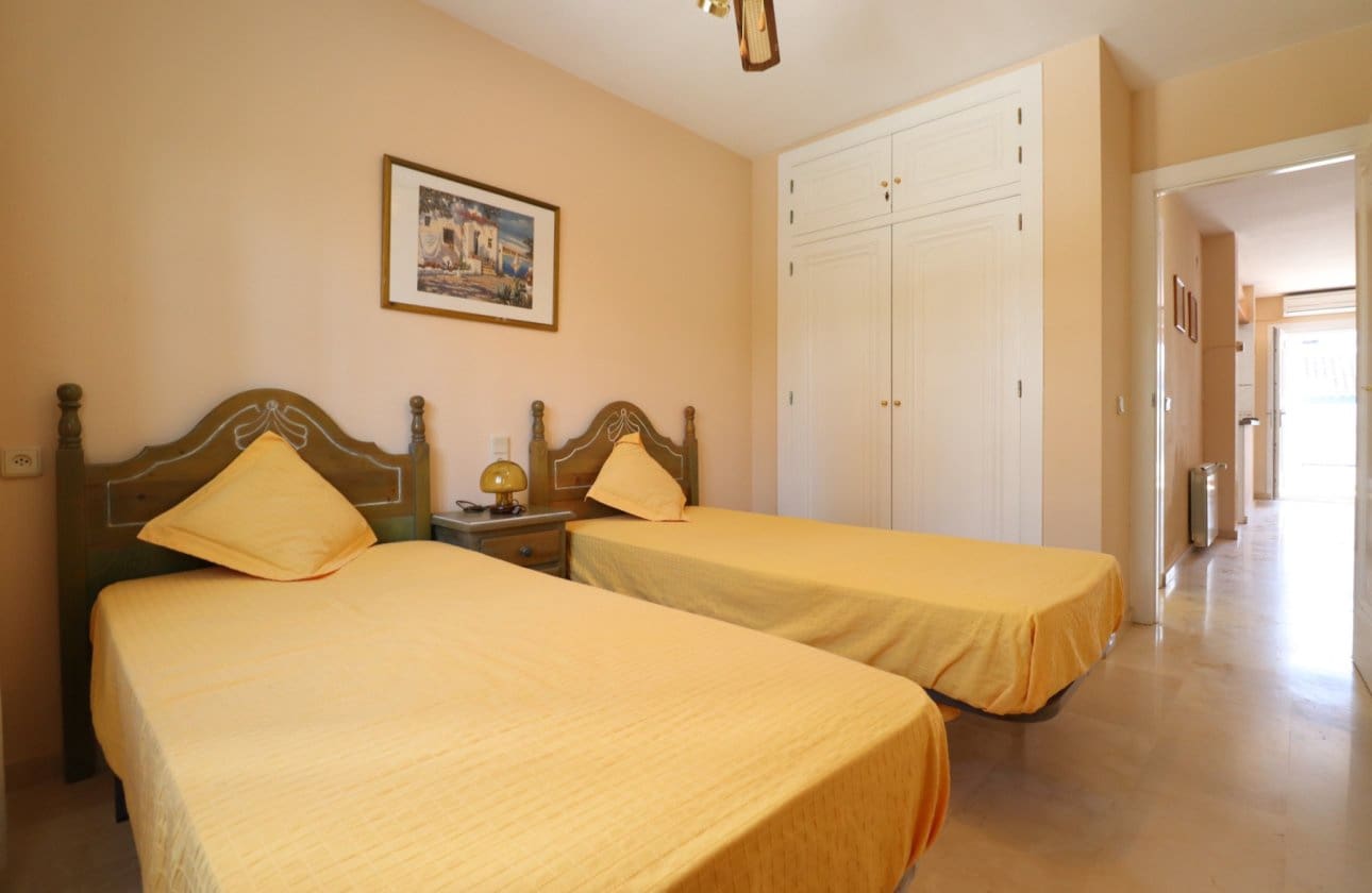 2 bedroom Bungalow for sale in Villamartin with pool - € 229,000 (Ref: 9739127)