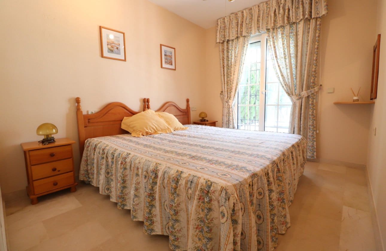 2 bedroom Bungalow for sale in Villamartin with pool - € 229,000 (Ref: 9739127)