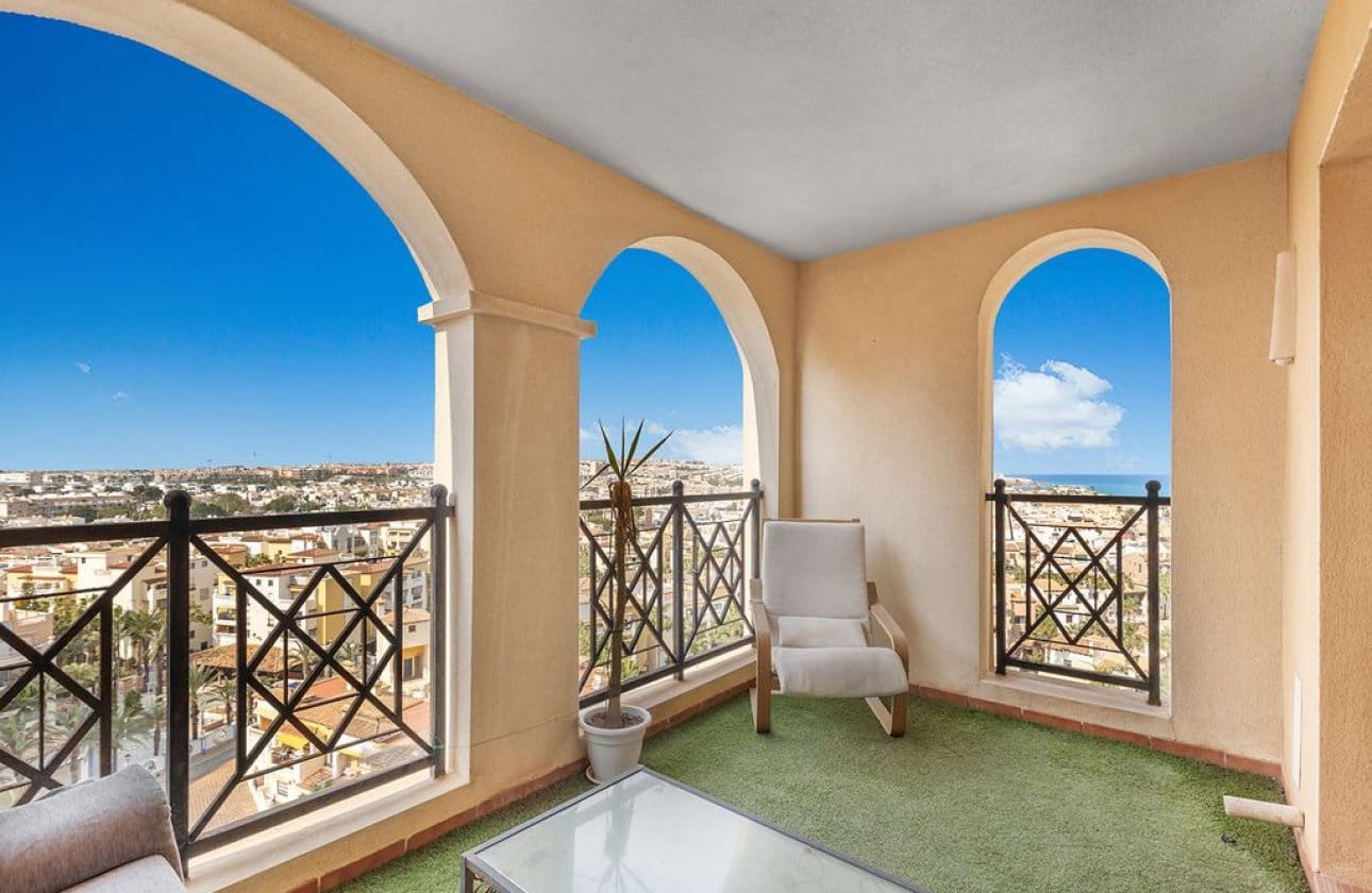 Apartamento Playa de 2 habitaciones en Torrevieja en venta con piscina - 249.000 € (Ref: 9739130)