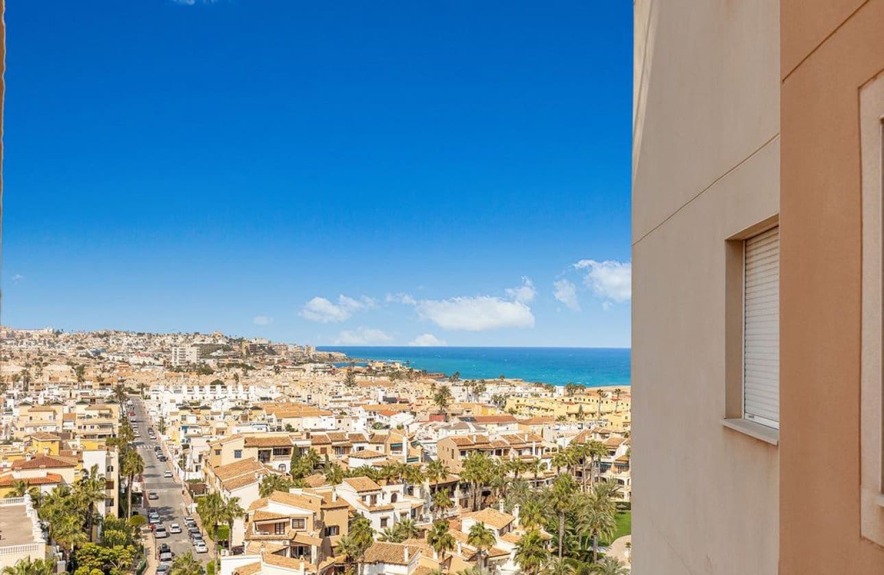 Apartamento Playa de 2 habitaciones en Torrevieja en venta con piscina - 249.000 € (Ref: 9739130)