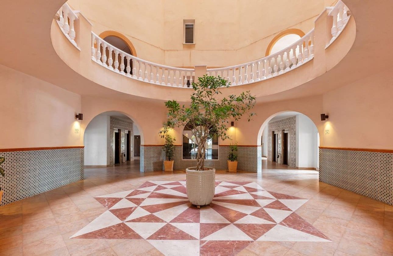 Apartamento Playa de 2 habitaciones en Torrevieja en venta con piscina - 249.000 € (Ref: 9739130)