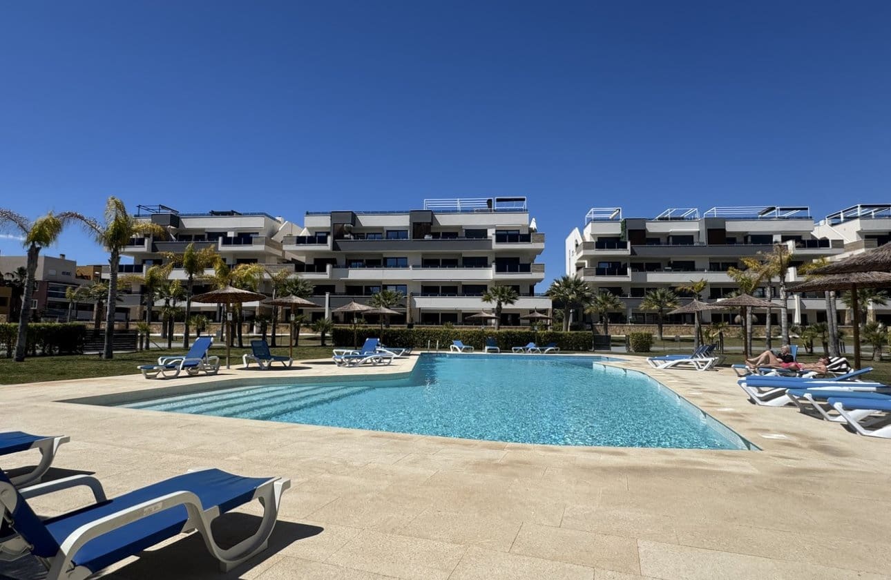 3 bedroom Beach Apartment for sale in Playa Flamenca with pool - € 450,000 (Ref: 9739133)