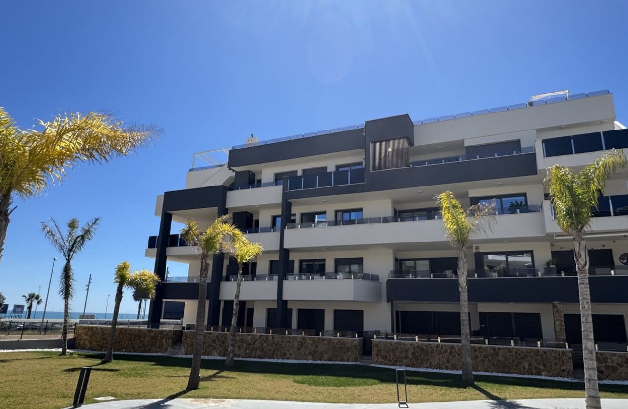 3 bedroom Beach Apartment for sale in Playa Flamenca with pool - € 450,000 (Ref: 9739133)