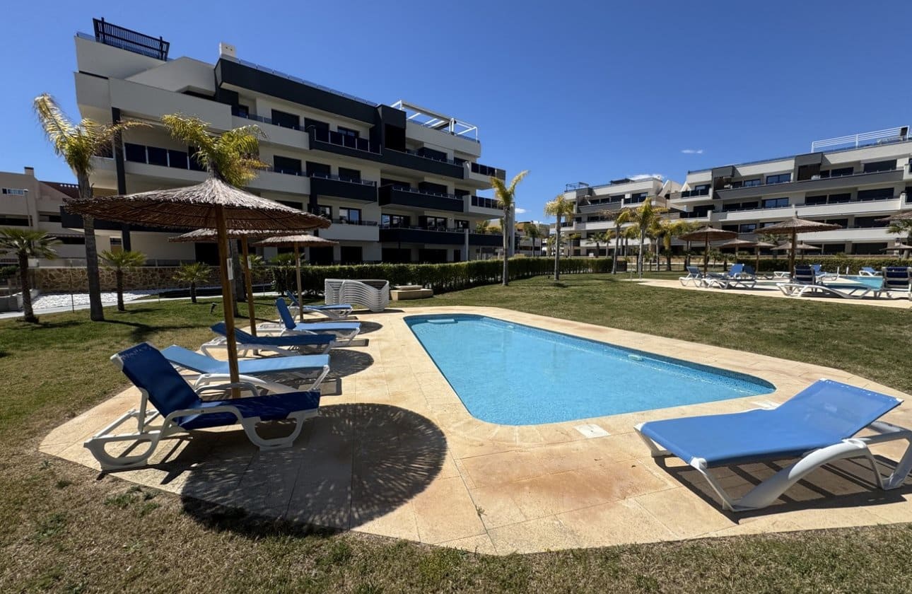 3 bedroom Beach Apartment for sale in Playa Flamenca with pool - € 450,000 (Ref: 9739133)