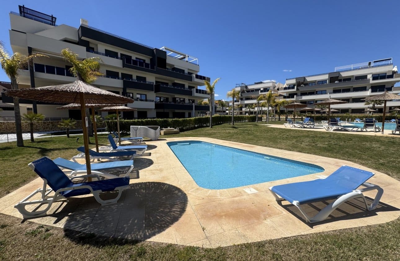 3 bedroom Beach Apartment for sale in Playa Flamenca with pool - € 450,000 (Ref: 9739133)