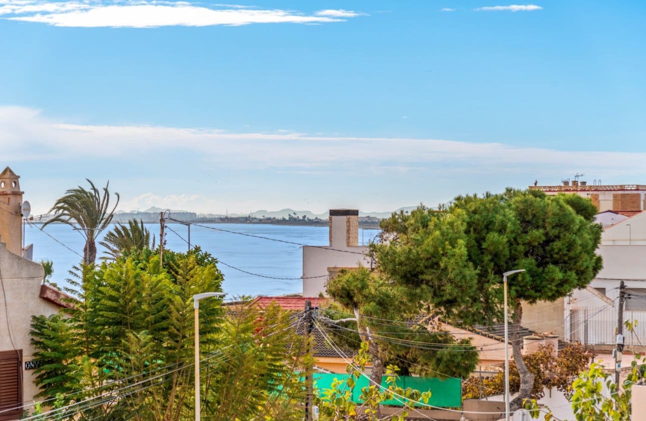 4 soverom Kjedet enebolig til salgs i Torre de la Horadada med svømmebasseng - € 698 000 (Ref: 9739134)