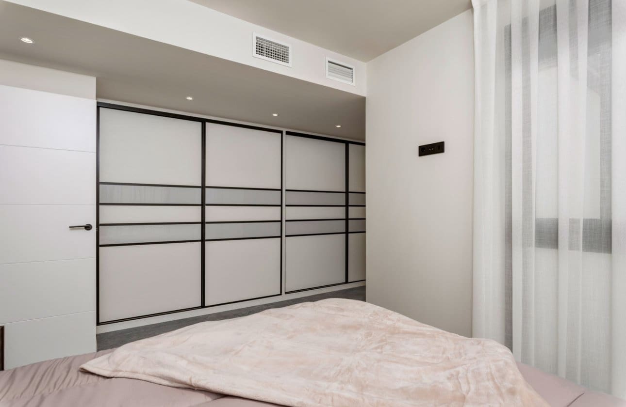 4 soverom Kjedet enebolig til salgs i Torre de la Horadada med svømmebasseng - € 698 000 (Ref: 9739134)