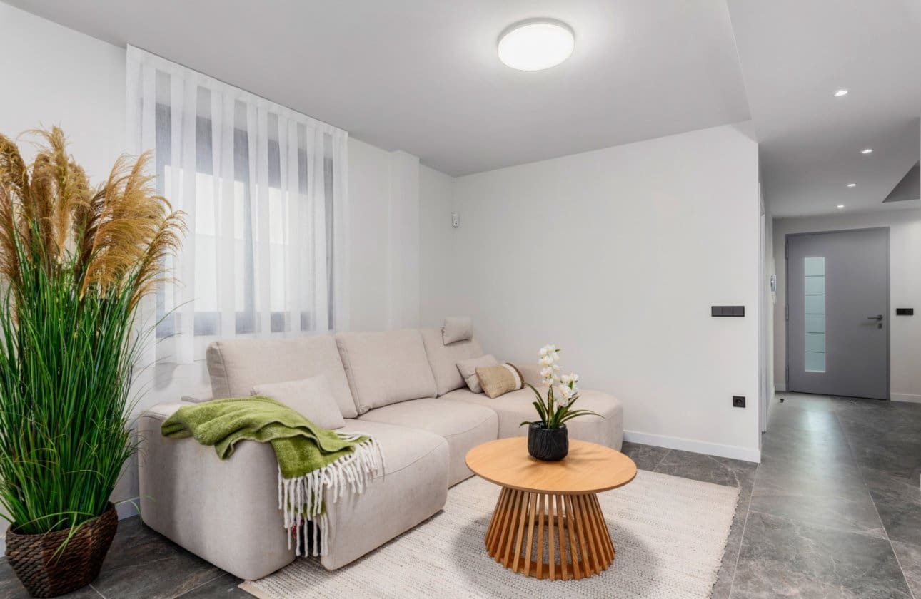 4 soverom Kjedet enebolig til salgs i Torre de la Horadada med svømmebasseng - € 698 000 (Ref: 9739134)