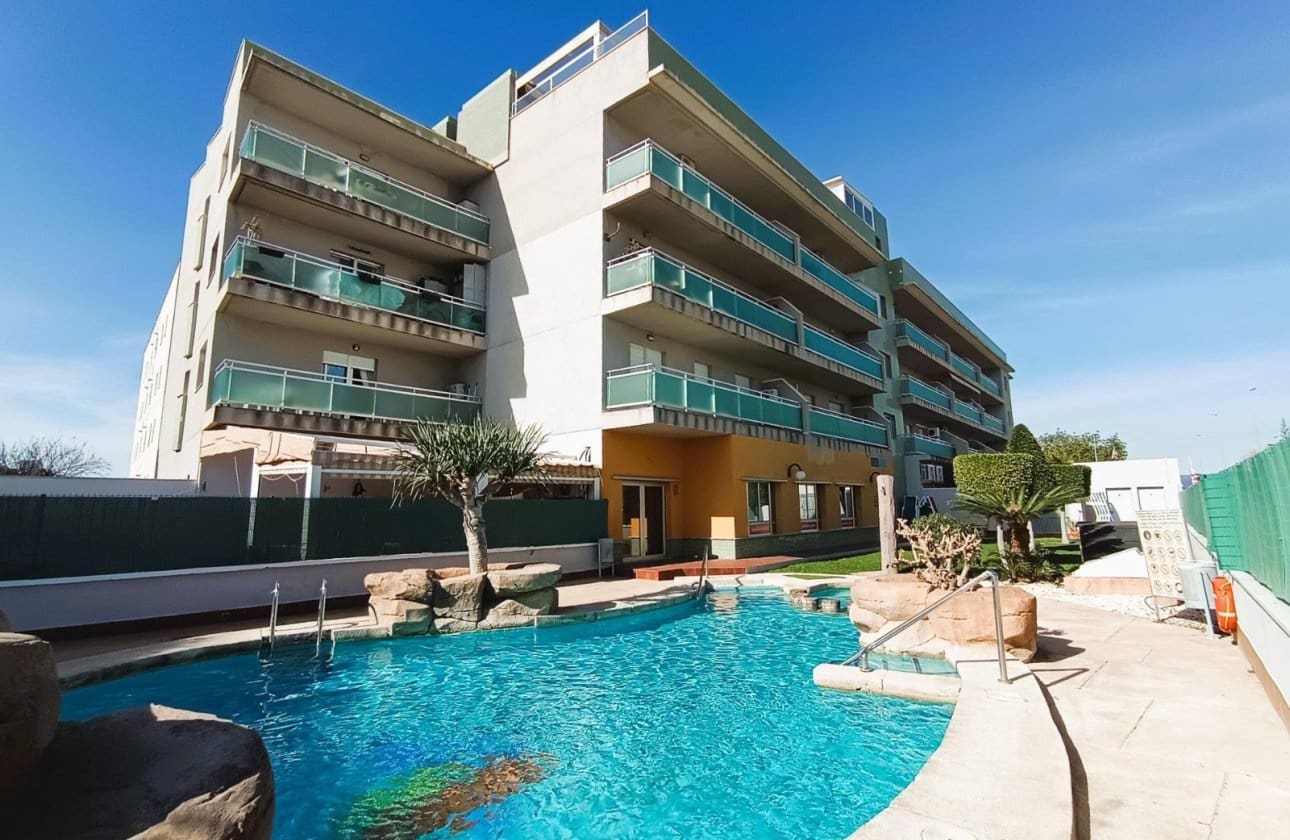 2 soveværelse Penthouse til salg i Cabo Roig med swimmingpool - € 219.000 (Ref: 9752318)