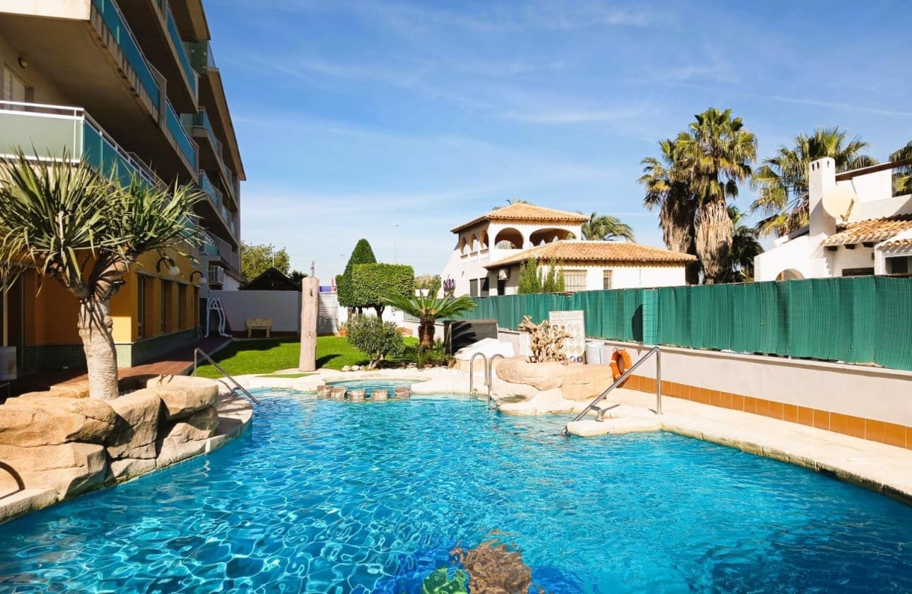 2 soveværelse Penthouse til salg i Cabo Roig med swimmingpool - € 219.000 (Ref: 9752318)