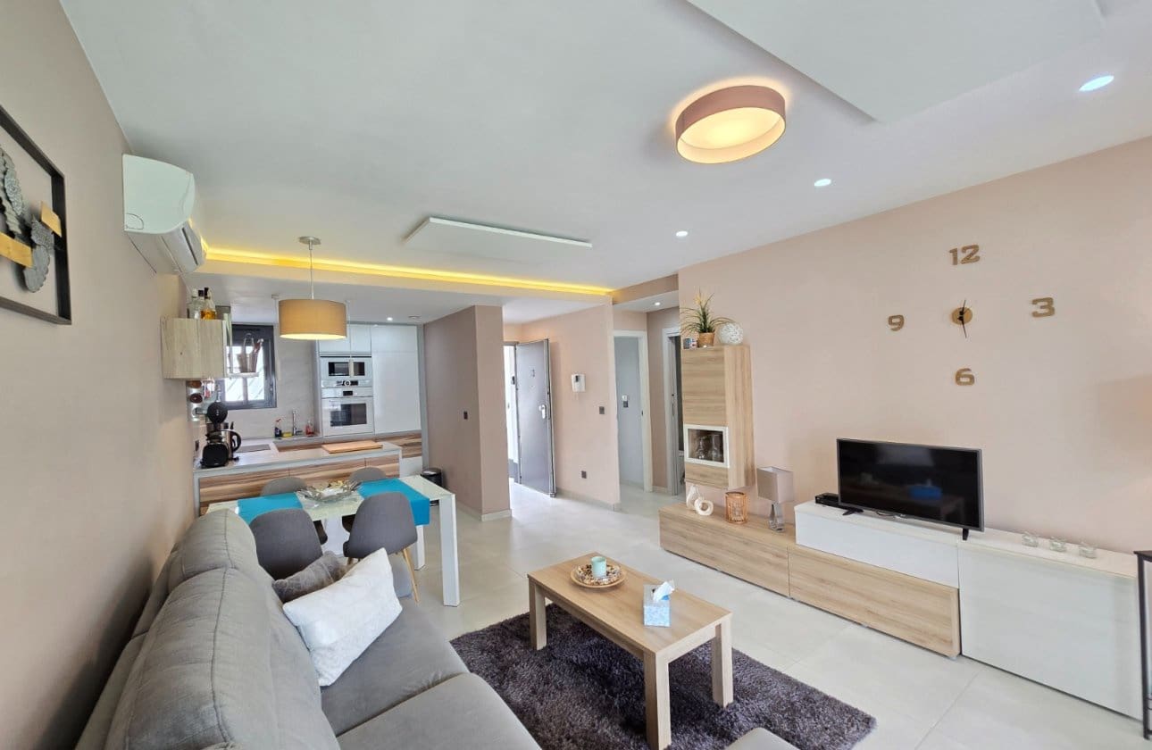 2 soveværelse Lejlighed til salg i Orihuela Costa med swimmingpool - € 259.900 (Ref: 9752324)