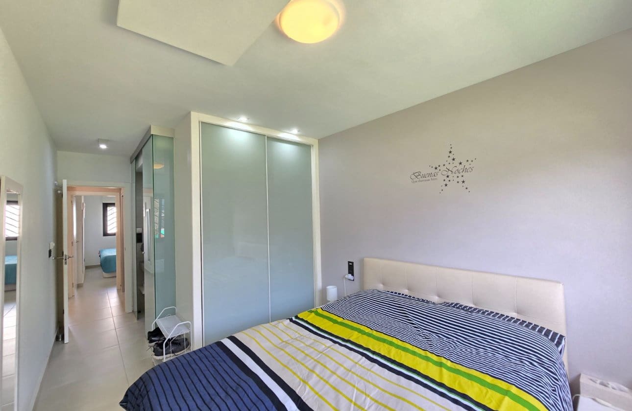 2 soveværelse Lejlighed til salg i Orihuela Costa med swimmingpool - € 259.900 (Ref: 9752324)